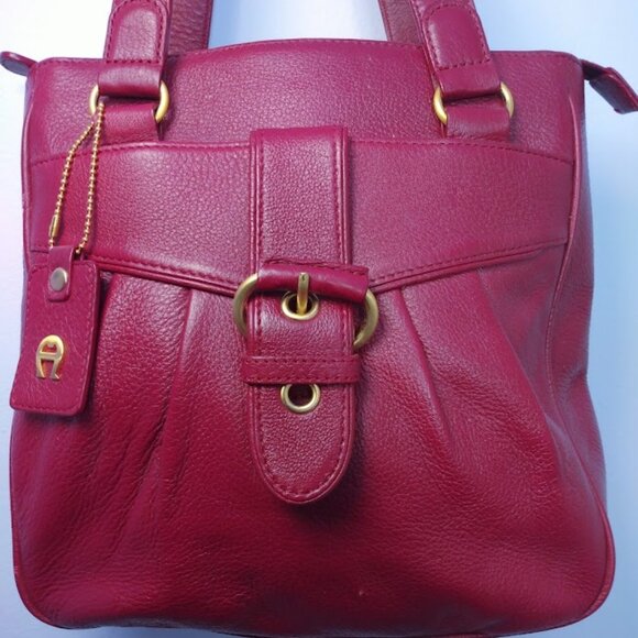 Etienne Aigner Purse Oxblood Red Pebbled Leather Big Buckle Shoulder Handbag - Picture 4 of 13